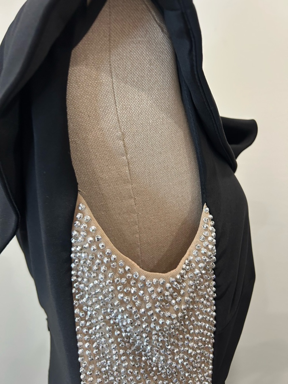 XSCAPE - Crystal Mesh Detail One-Shoulder Sheath Detail Gown Size 12 - Picture 9 of 16